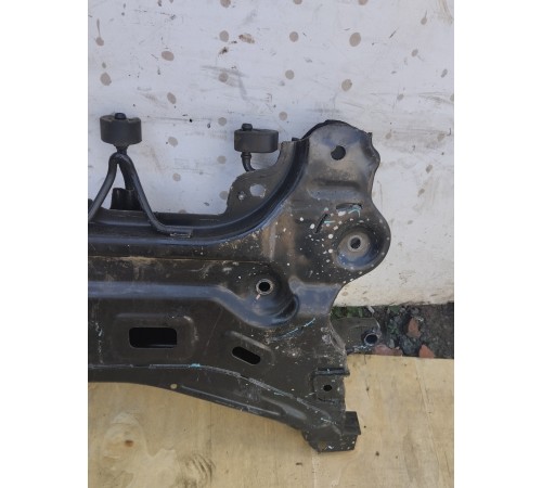 Балка подвески (подрамник) передняя