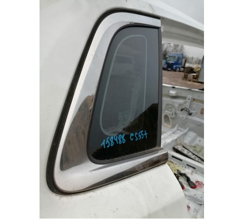 Глухое стекло кузова правое, форточка