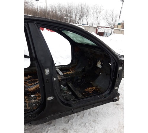 Порог со стойкой(правый)