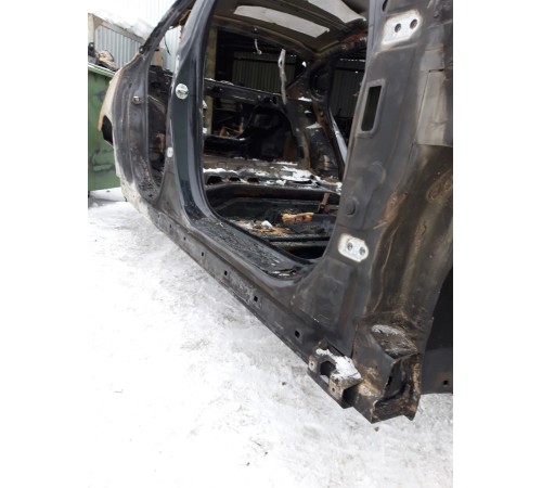 Порог со стойкой(правый)