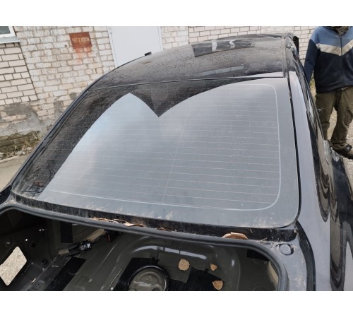 Стекло заднее