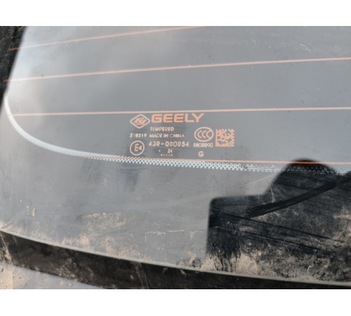 Стекло заднее