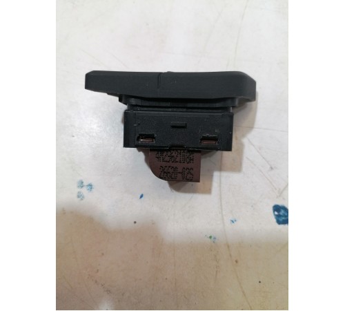 Кнопка блокировки двери передняя правая