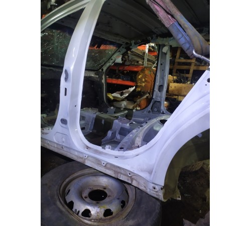 Порог со стойкой левый