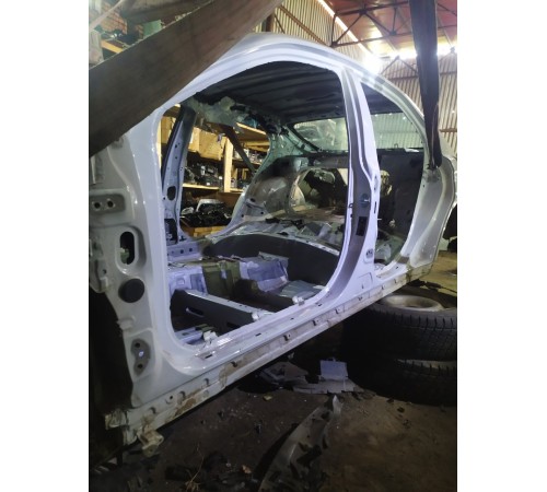 Порог со стойкой левый