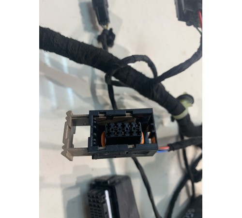 Электропроводка двери (передняя, левая)