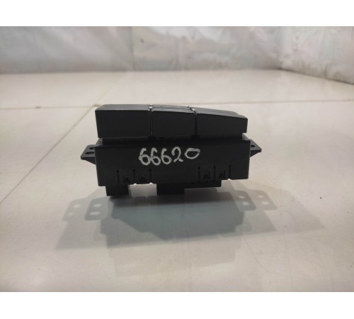 Блок кнопок центральной консоли