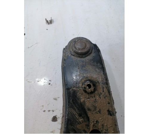 Рычаг подвески передний правый