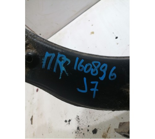 Рычаг подвески передний правый