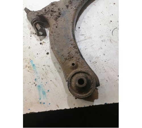 Рычаг подвески передний правый