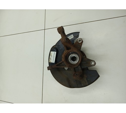 Кулак поворотный передний левый