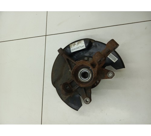 Кулак поворотный передний левый