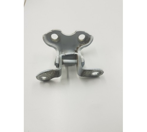 Петля двери задняя правая верхняя