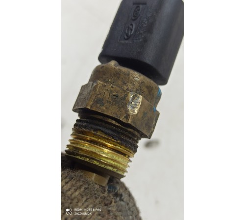 Датчик температуры охлаждающей жидкости