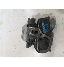 Замок крышки багажника  доводчиком