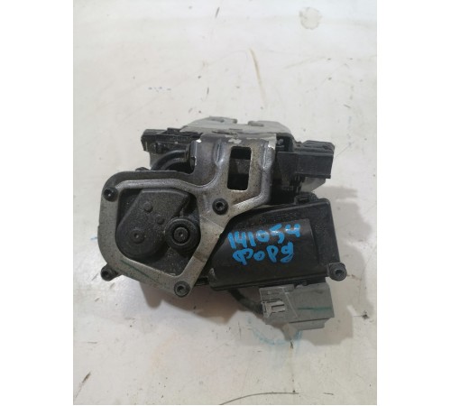 Замок крышки багажника  доводчиком