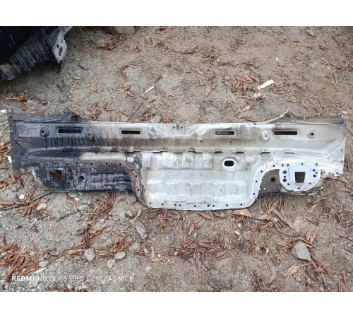 Панель задняя