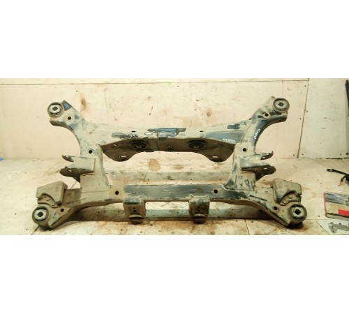 Балка задняя (подрамник)