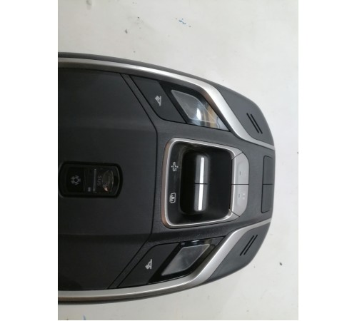 Плафон освещения салона передний