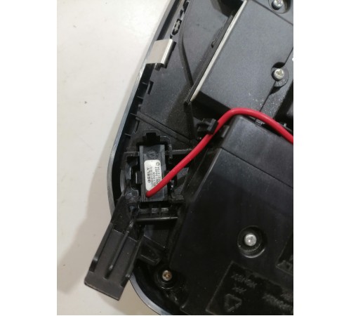 Плафон освещения салона передний