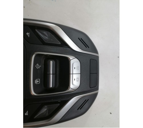 Плафон освещения салона передний