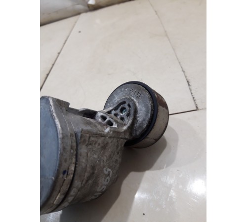 Ролик-натяжитель