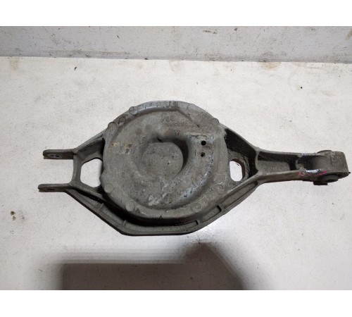 Опора пружины подвески задняя левая