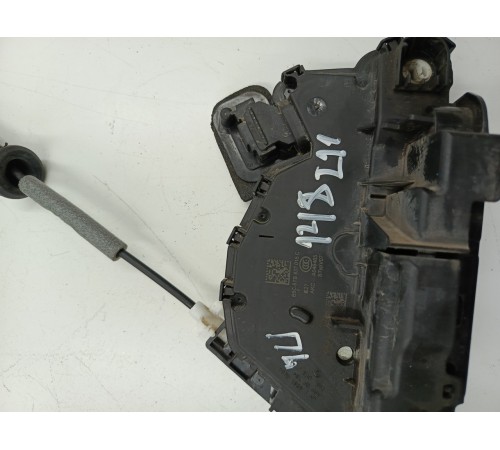 Замок двери передний левый