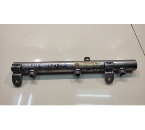 Рейка топливная (рампа) (правая)