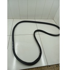 Уплотнитель двери багажника