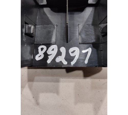 Накладка крепления сиденья задняя левая