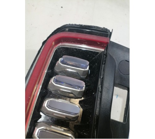 Фонарь задний правый наружный