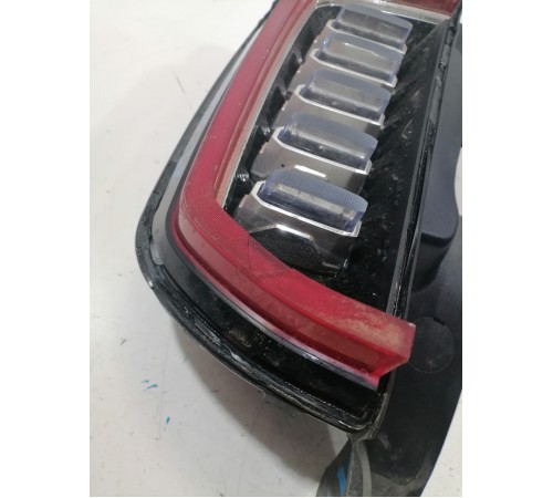 Фонарь задний правый наружный