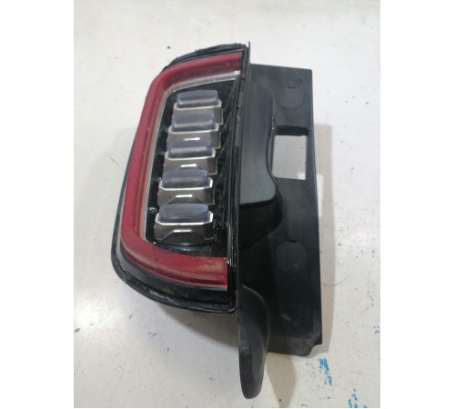 Фонарь задний правый наружный