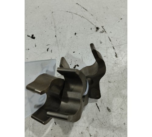 Кронштейн прижимной топливной форсунки (3шт)