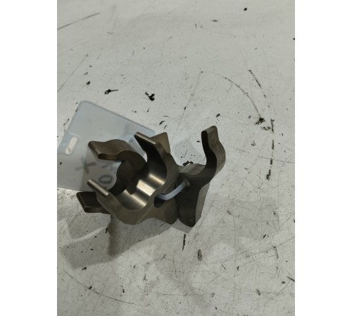 Кронштейн прижимной топливной форсунки (3шт)