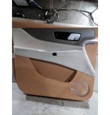 Обшивка двери передняя левая