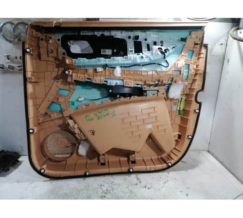 Обшивка двери передняя левая