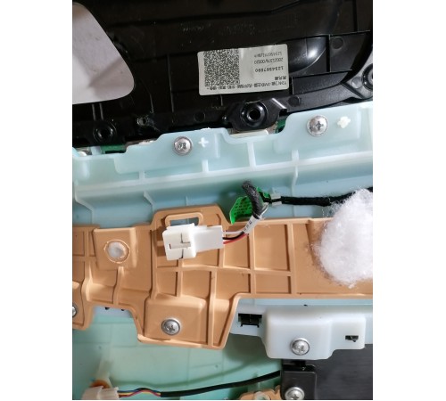 Обшивка двери передняя левая