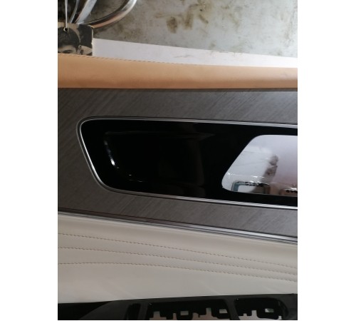 Обшивка двери передняя левая