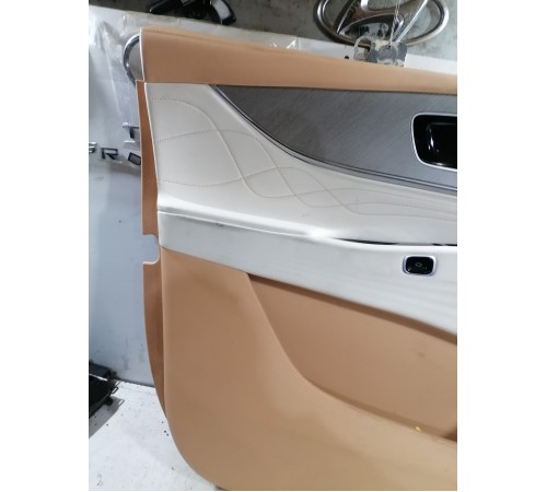 Обшивка двери передняя левая