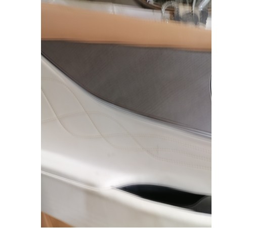 Обшивка двери передняя левая