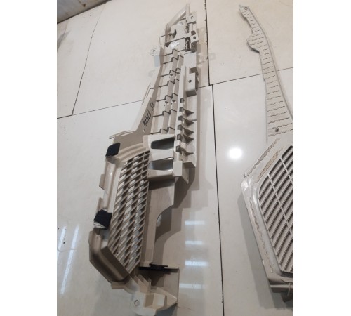 Обшивка багажника (левая)