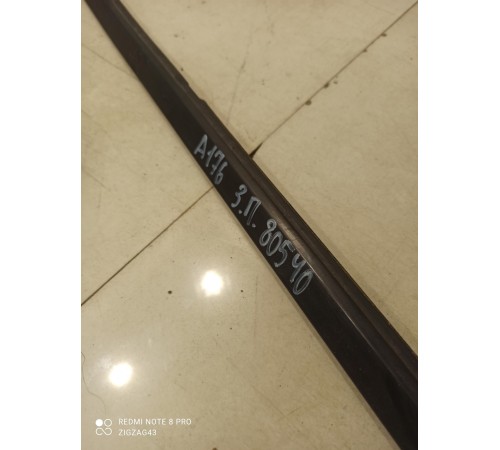 Уплотнитель стекла наружний(задний правый)