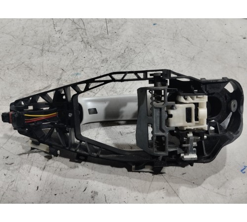 Ручка двери (передняя правая внешняя)