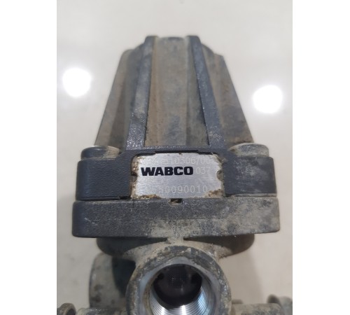 Клапан перепускной системы AdBlue (мочевина)