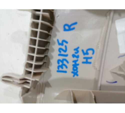 Накладка центральной стойки правая