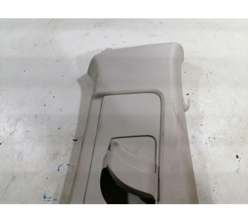 Накладка центральной стойки правая