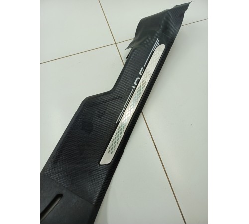 Накладка порога задняя правая