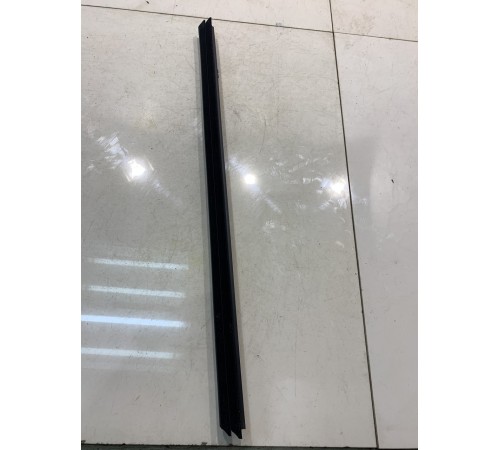 Уплотнитель стекла (задний, левый)